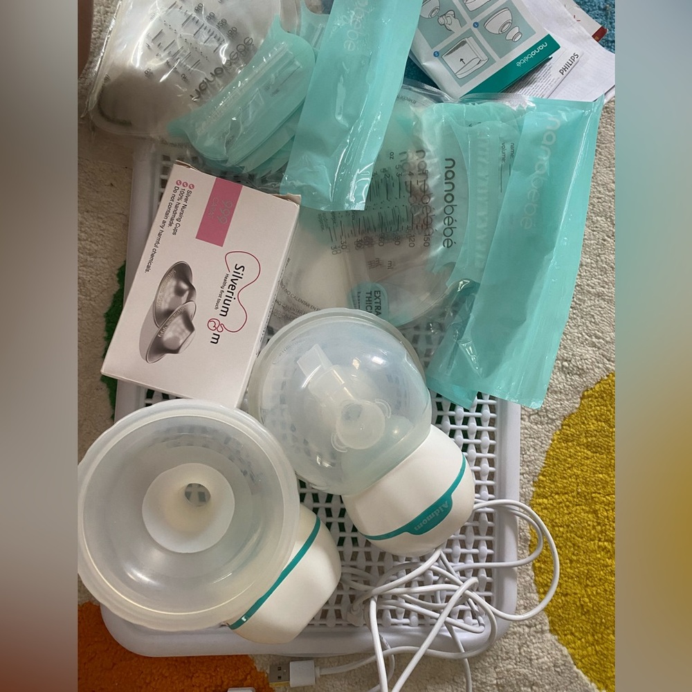 Aidmom Breast Pump w/Milk Storage Set with Accessories